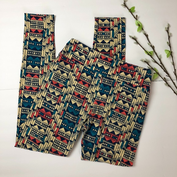 LuLaRoe Pants - LULAROE Super Soft Leggings Aztec Print Cream OS